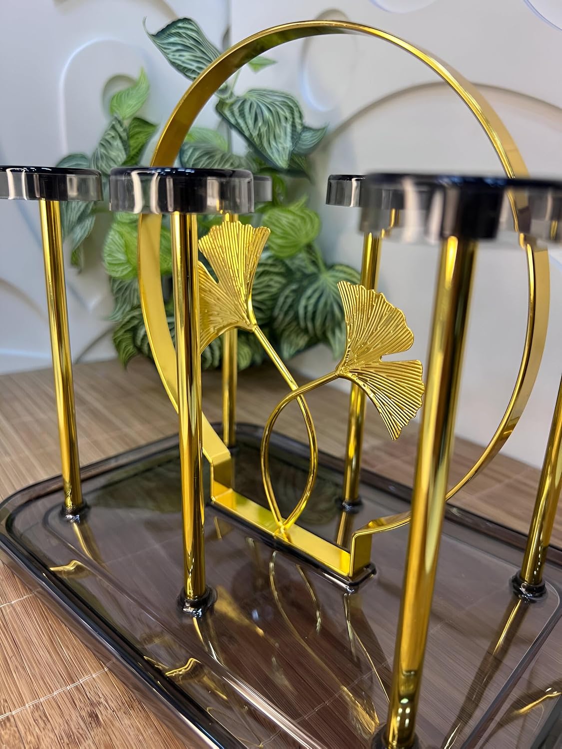 Acrylic Glass Holder, 6-Place Design, High-Quality Clear Organizer, Stylish Kitchen & Dining Decor, Space-Saving Solution for Cups and Glasses