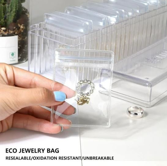 Acrylic Jewelry Box, Clear Jewelry Organizer Holder with 20 Portable Anti Tarnish Jewelry Bags for Earrings/Rings/Necklaces/Bracelet