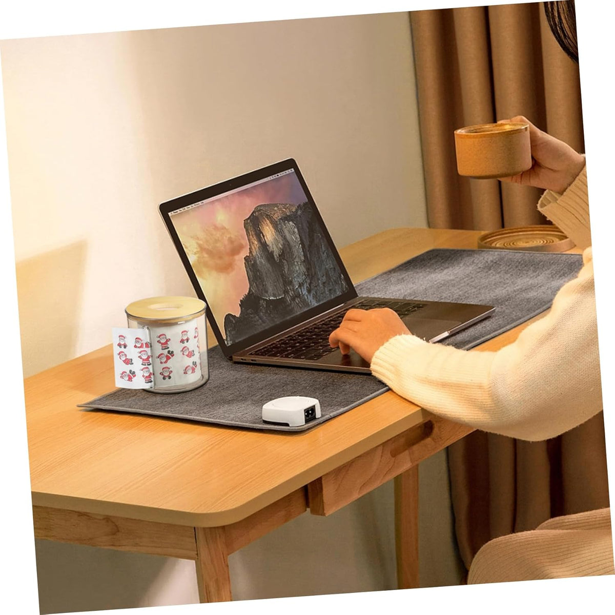 Round Tissue Box Holder Side Draw Napkin Dispenser Office and Home Paper Towel Container